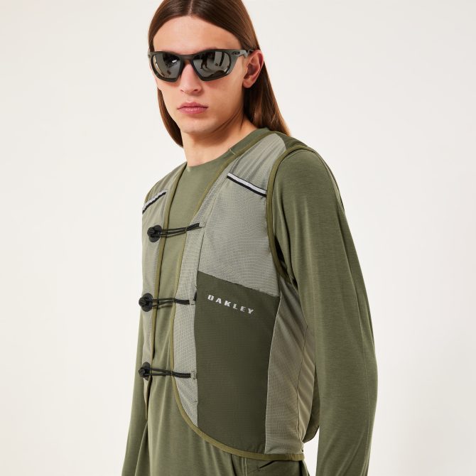 Latitude Flight Vest Poncho - Image 4